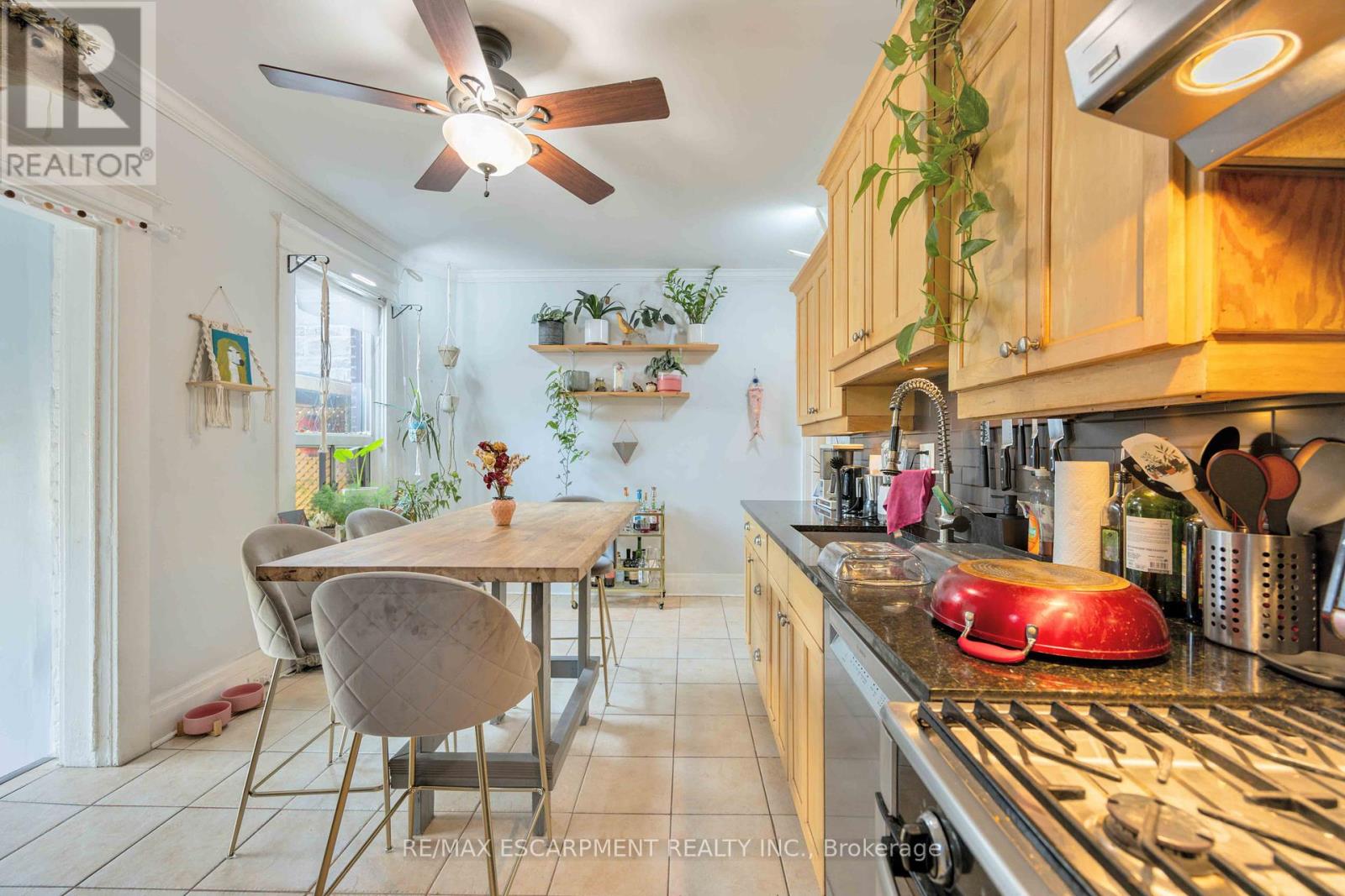 689 Dovercourt Road, Toronto, Ontario  M6H 2W7 - Photo 11 - C12204054