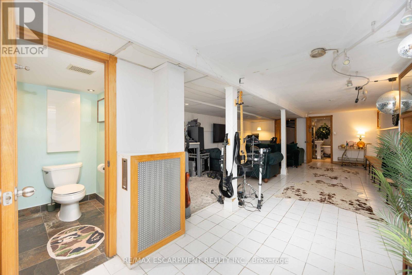 689 Dovercourt Road, Toronto, Ontario  M6H 2W7 - Photo 13 - C12204054