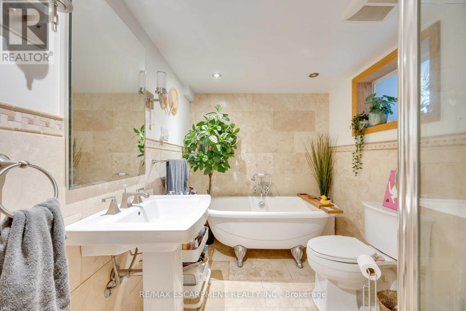 689 Dovercourt Road, Toronto, Ontario  M6H 2W7 - Photo 16 - C12204054