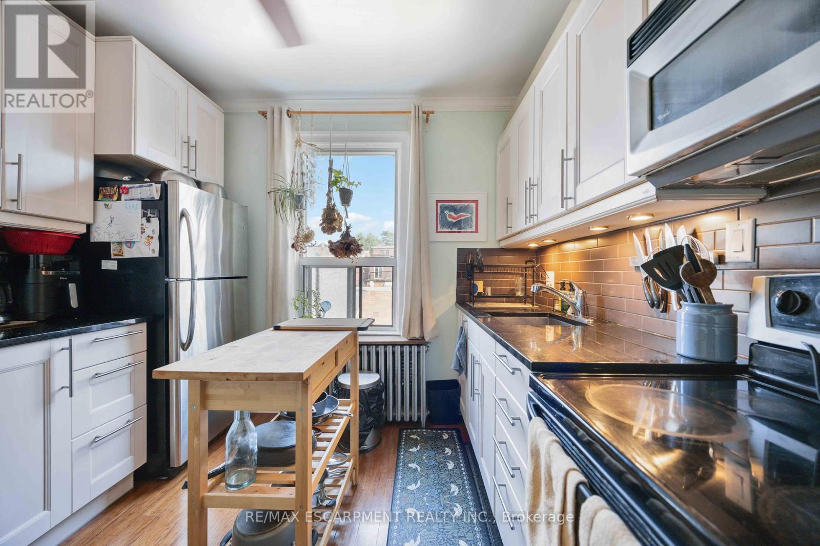 689 Dovercourt Road, Toronto, Ontario  M6H 2W7 - Photo 23 - C12204054