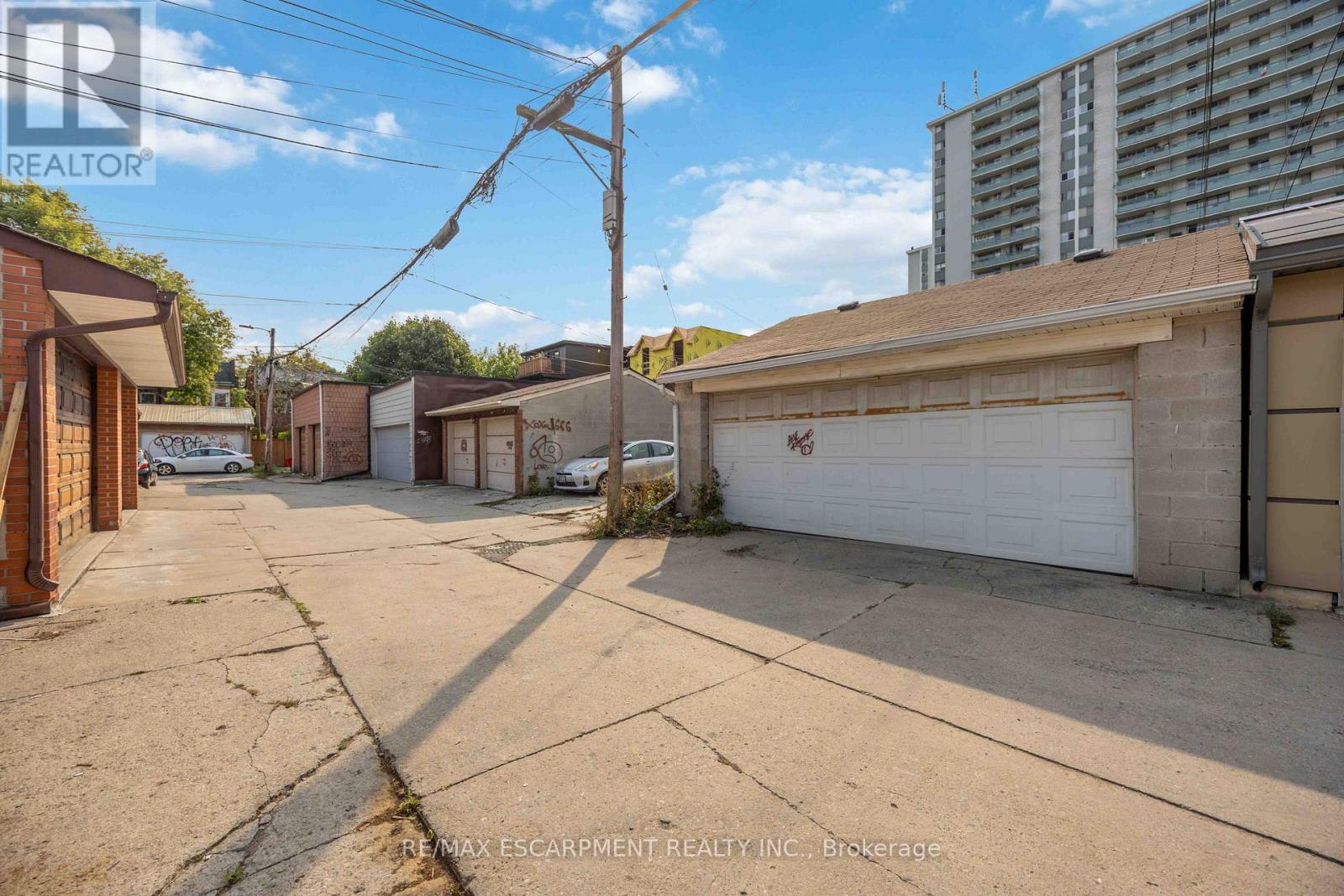 689 Dovercourt Road, Toronto, Ontario  M6H 2W7 - Photo 39 - C12204054