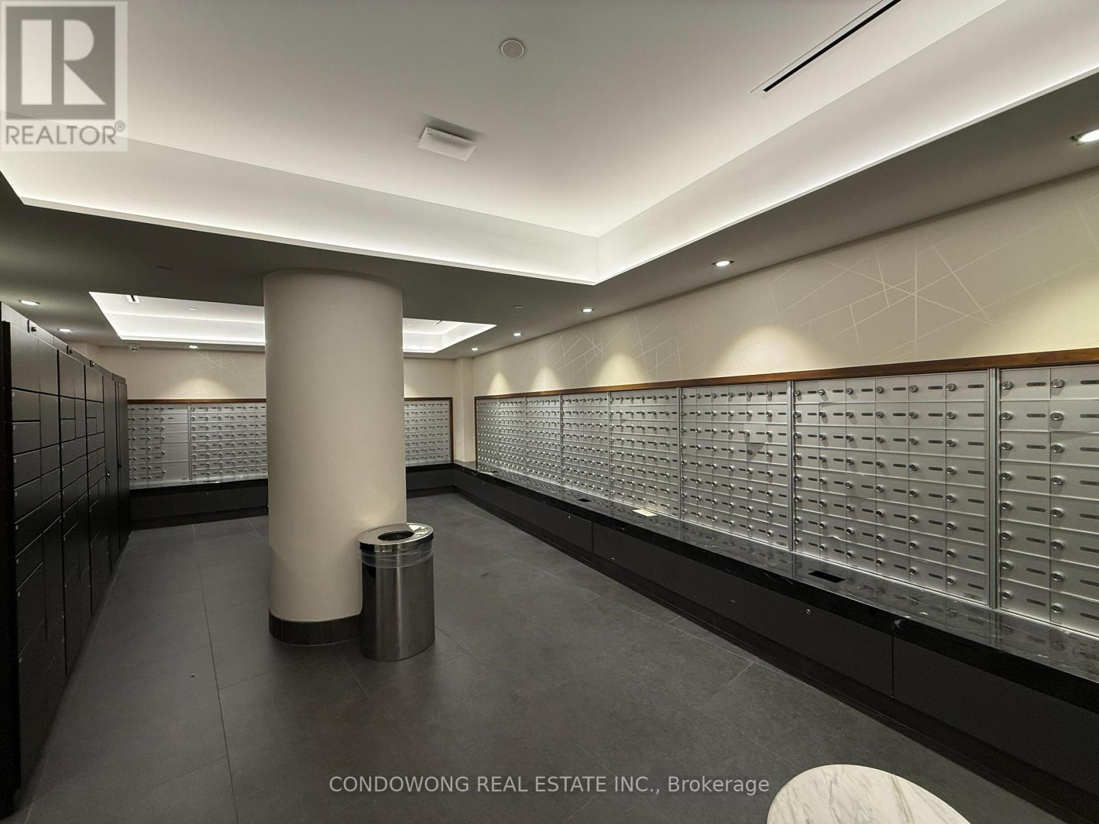 2012 - 10 York Street, Toronto, Ontario  M5J 0E1 - Photo 12 - C12204063