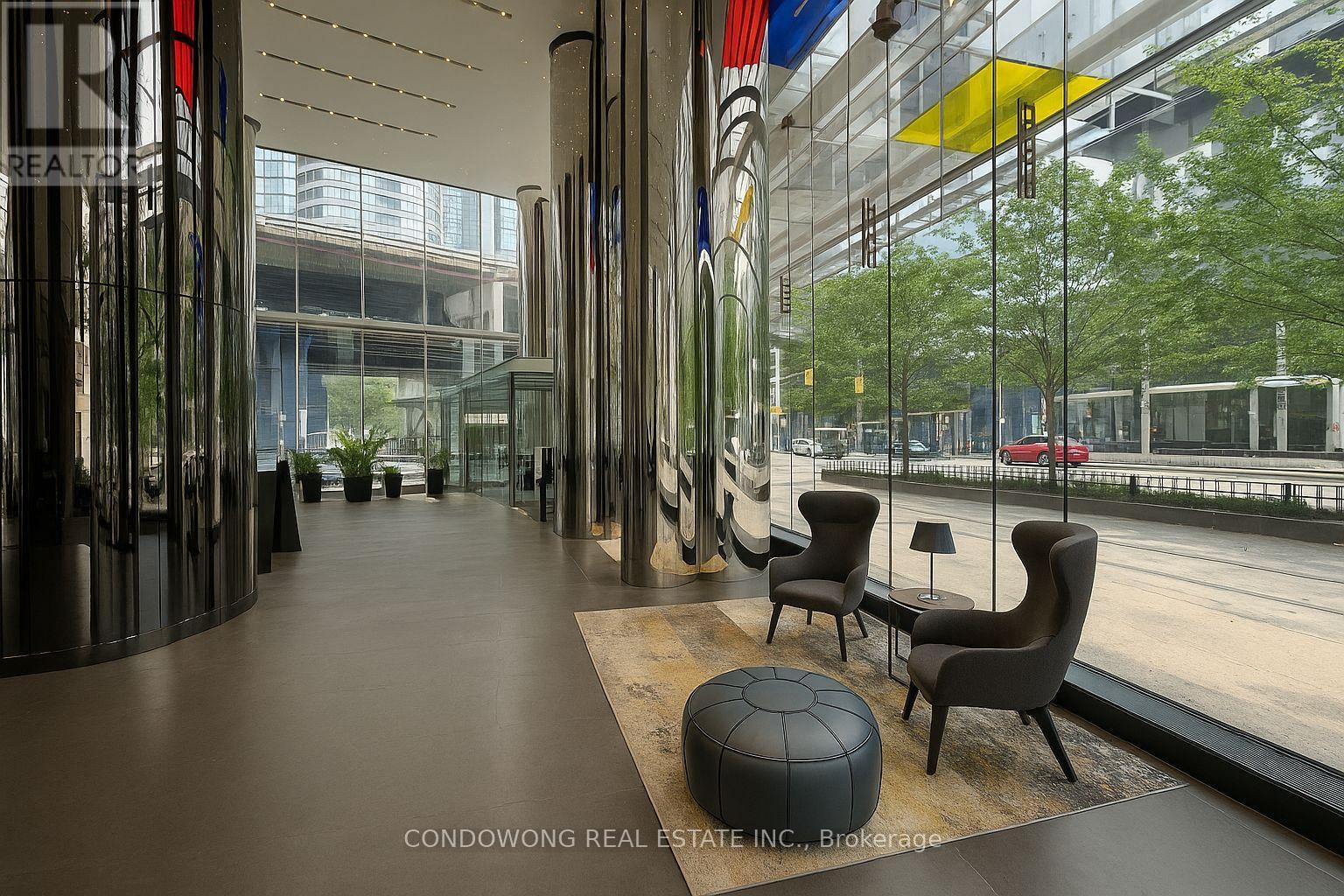 2012 - 10 York Street, Toronto, Ontario  M5J 0E1 - Photo 17 - C12204063