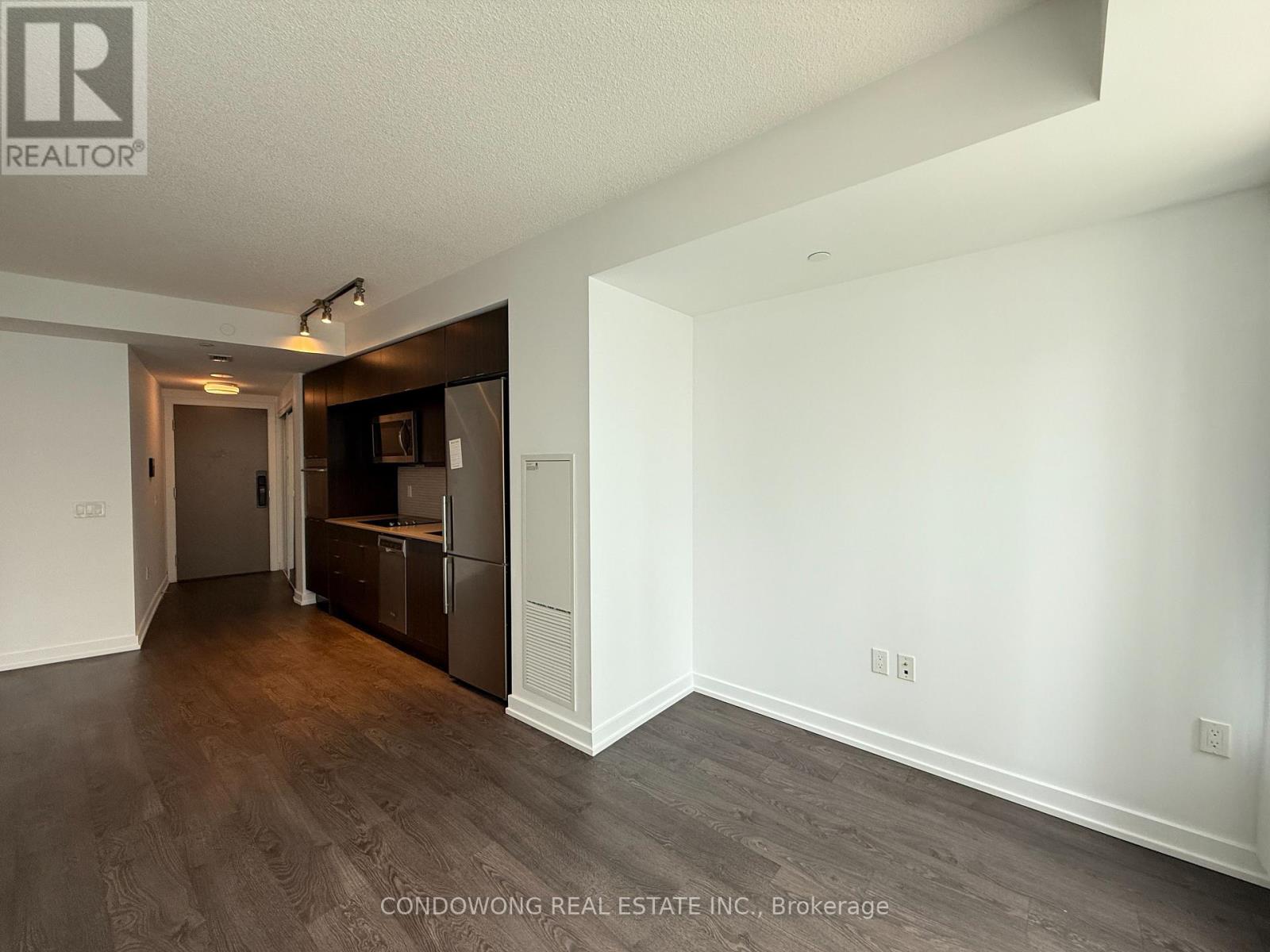 2012 - 10 York Street, Toronto, Ontario  M5J 0E1 - Photo 5 - C12204063