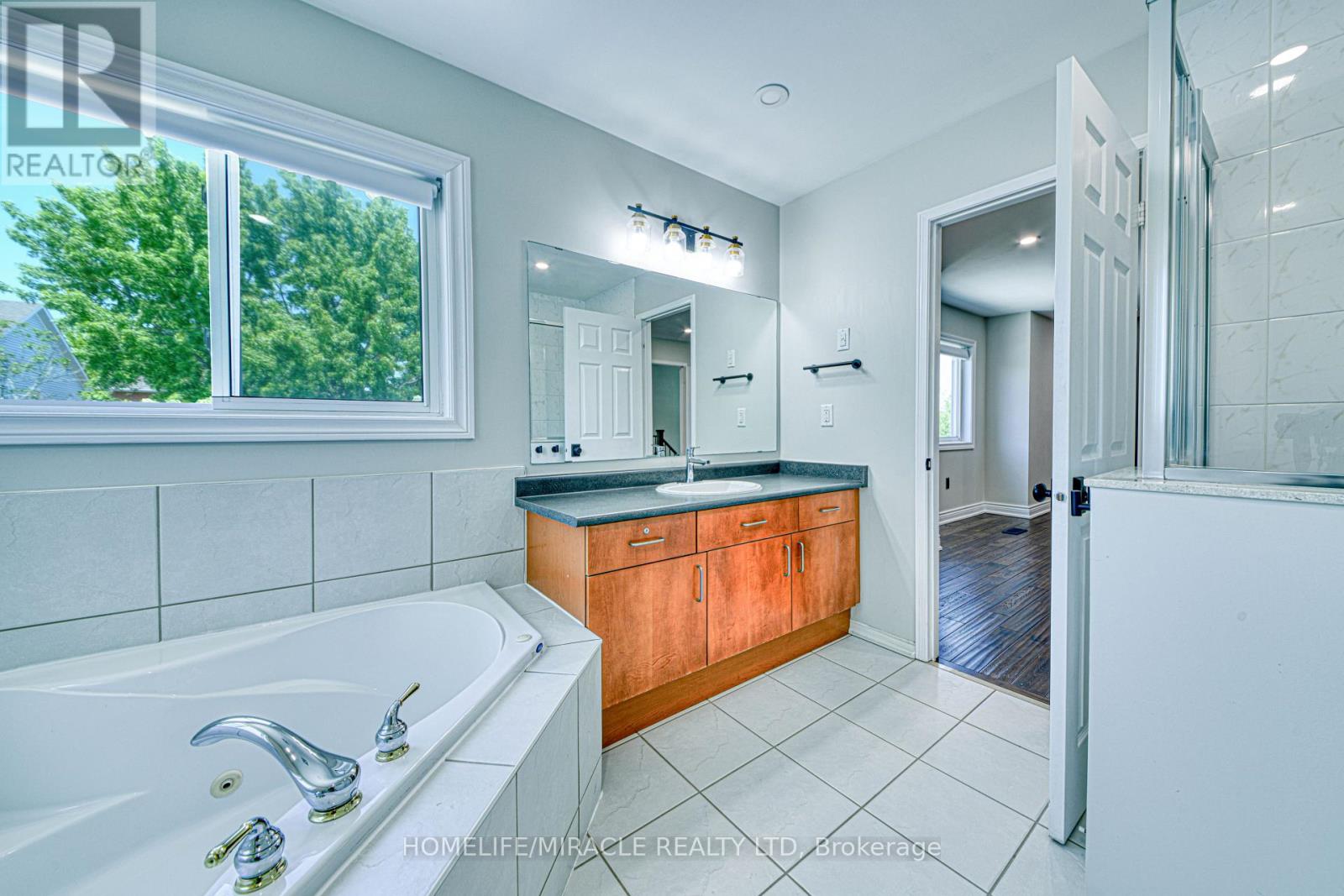 1350 Aldergrove Drive, Oshawa, Ontario  L1K 2Y6 - Photo 11 - E12204049