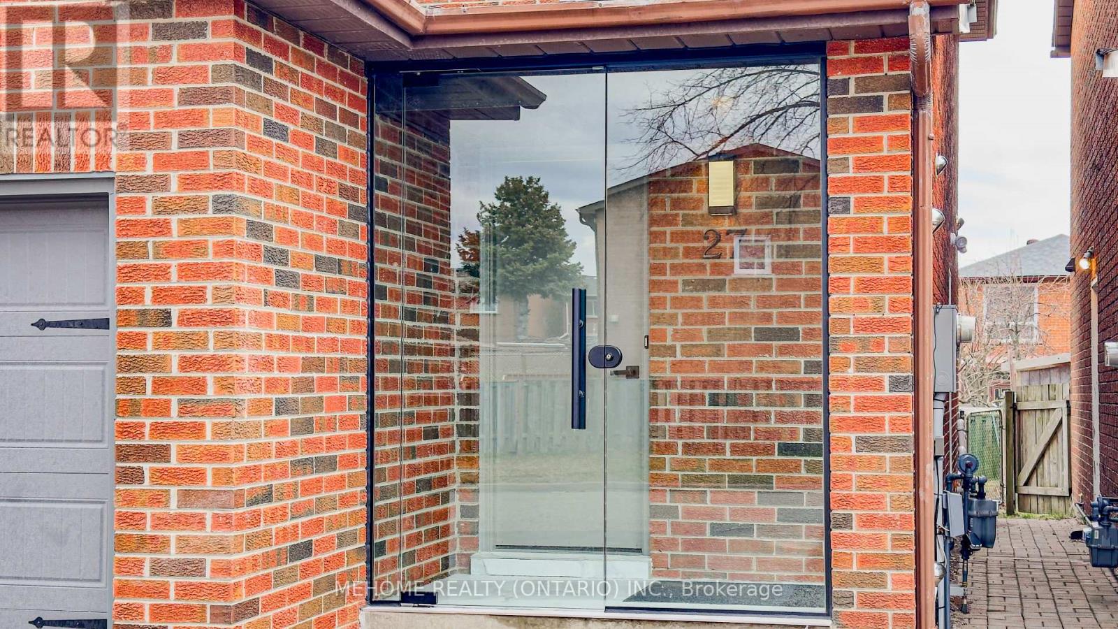 27 Debden Road, Markham, Ontario  L3R 6V7 - Photo 3 - N12204040