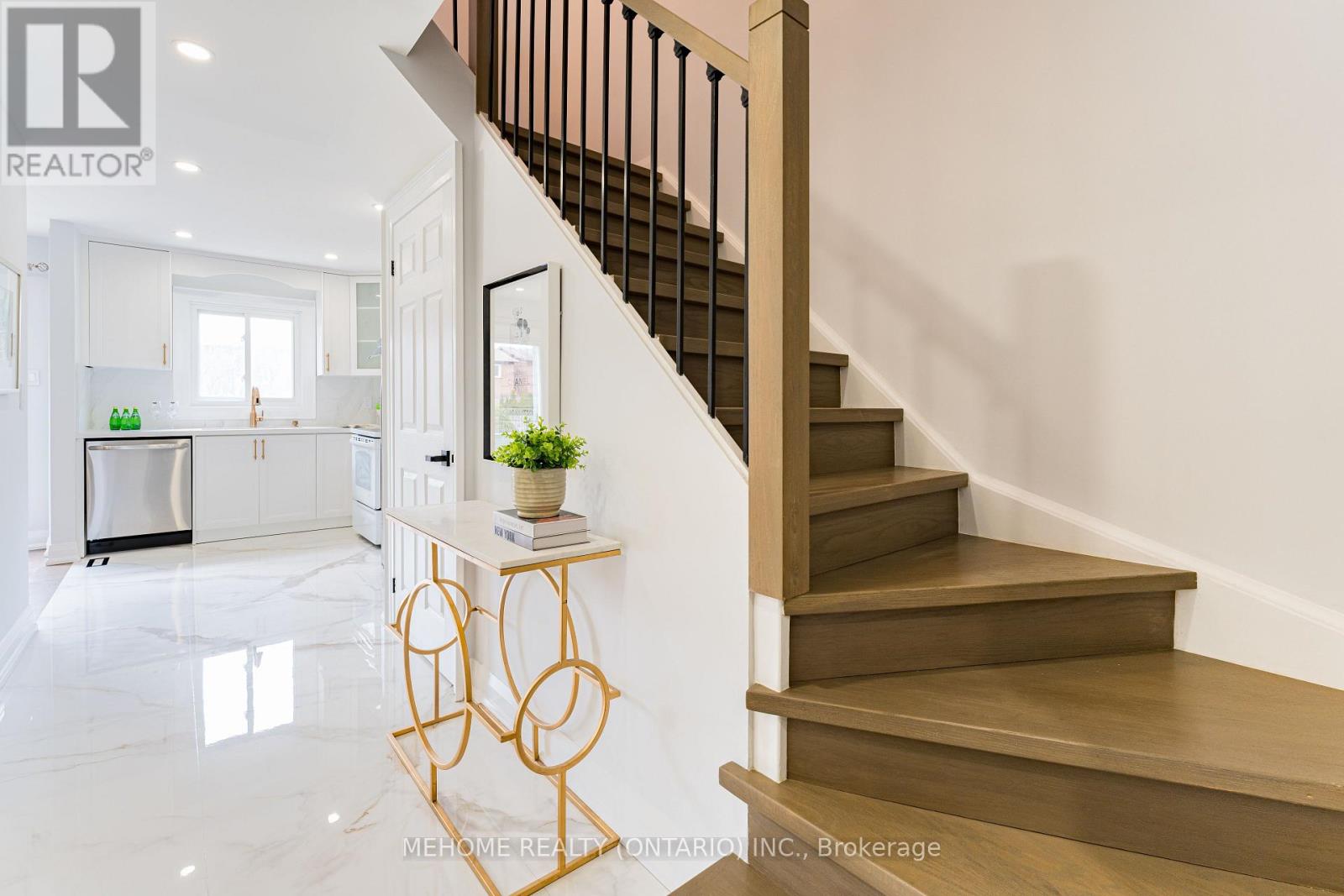 27 Debden Road, Markham, Ontario  L3R 6V7 - Photo 5 - N12204040