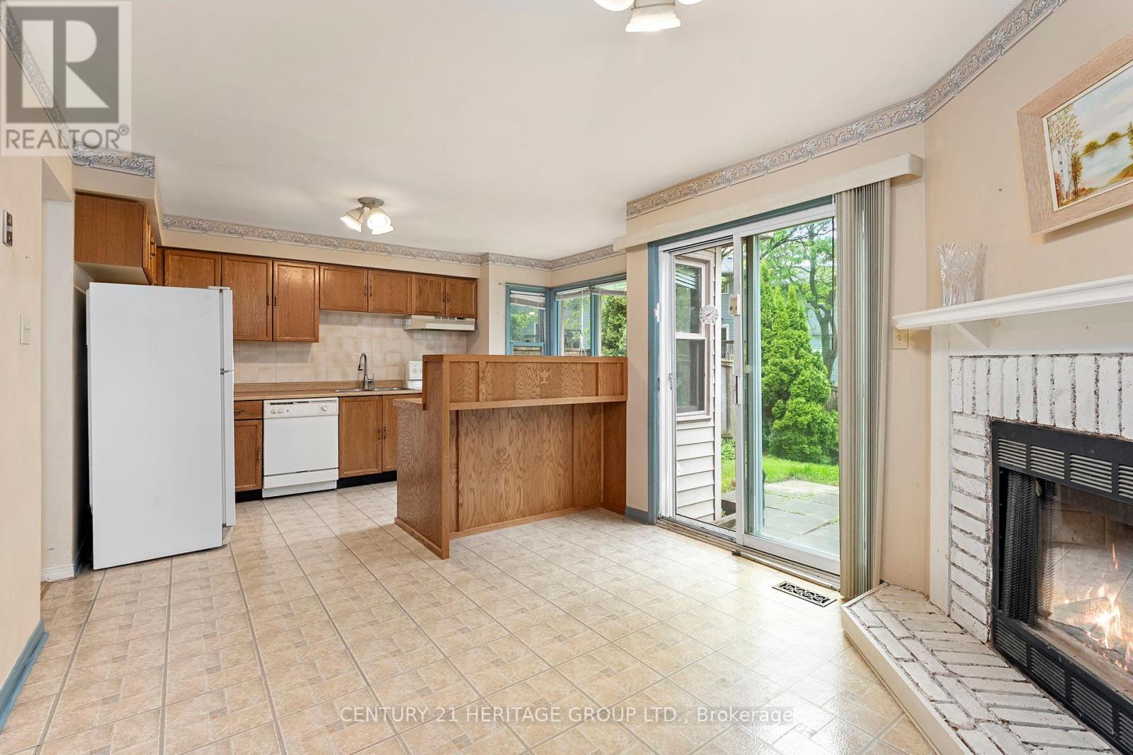 26 Magani Avenue, Bradford West Gwillimbury, Ontario  L3Z 2S7 - Photo 8 - N12204061