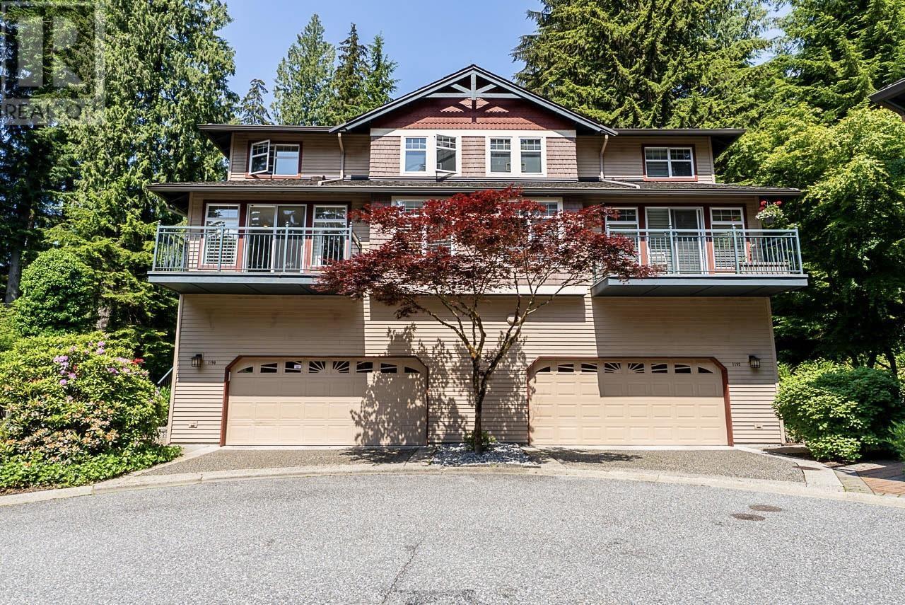 1190 STRATHAVEN DRIVE, North Vancouver, British Columbia