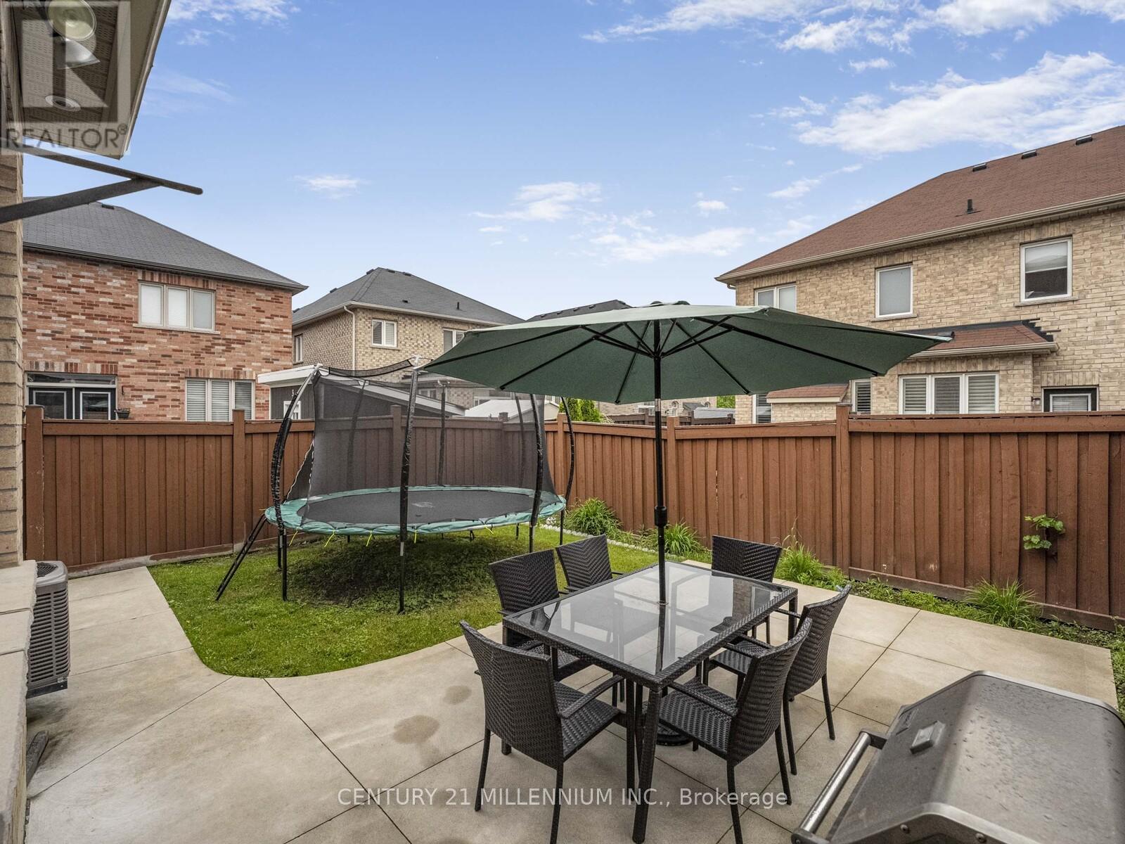 73 Natronia Trail, Brampton, Ontario  L6P 3N8 - Photo 35 - W12204025