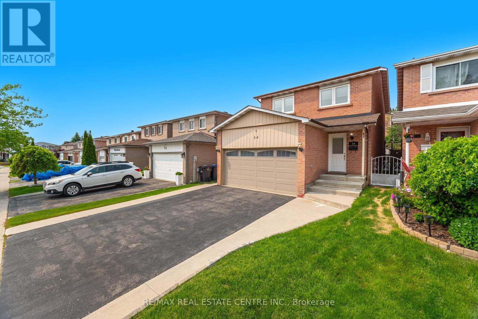 54 Royal Palm Drive, Brampton (Heart Lake East), Ontario  L6Z 1P6 - Photo 1 - W12204030