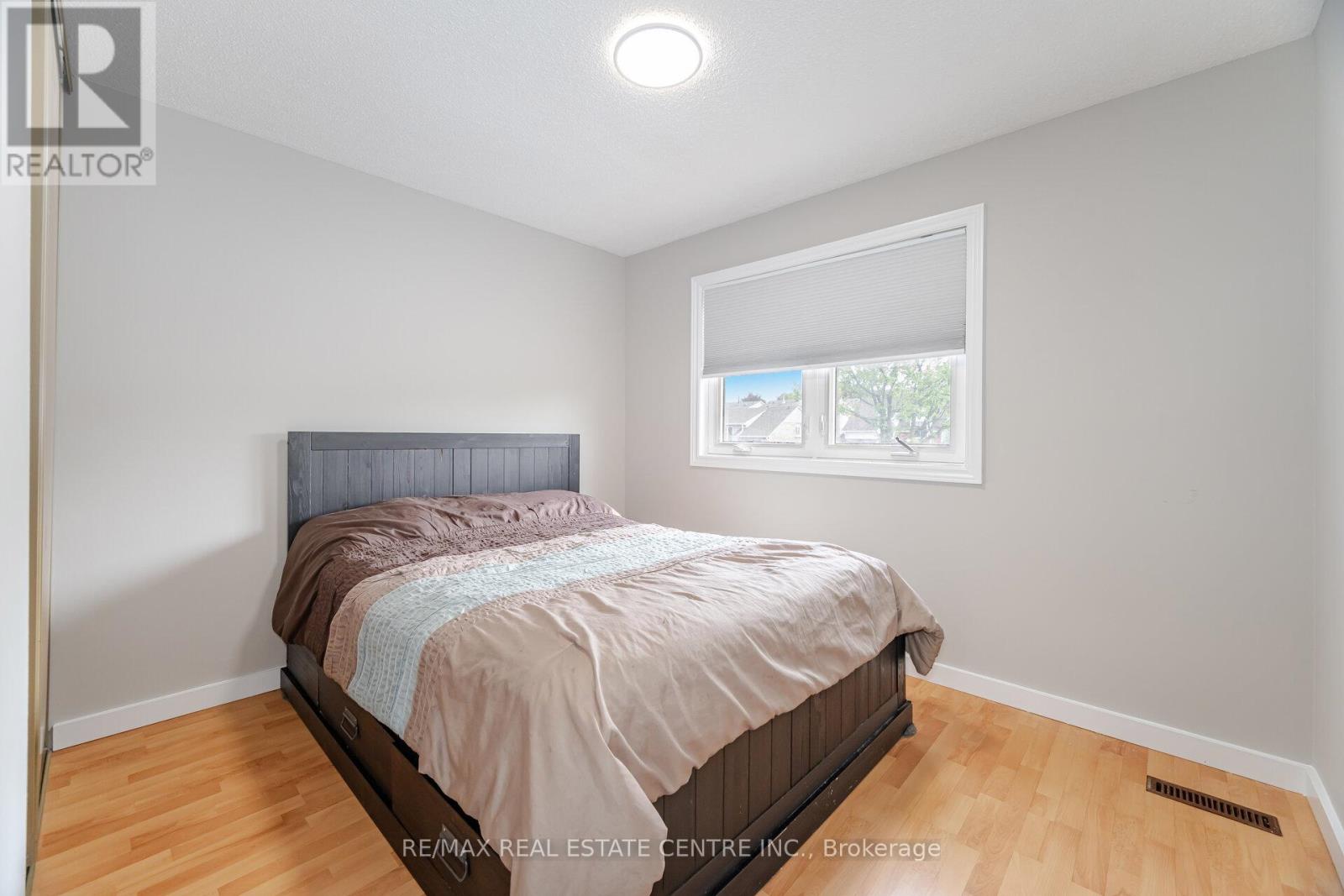54 Royal Palm Drive, Brampton (Heart Lake East), Ontario  L6Z 1P6 - Photo 22 - W12204030