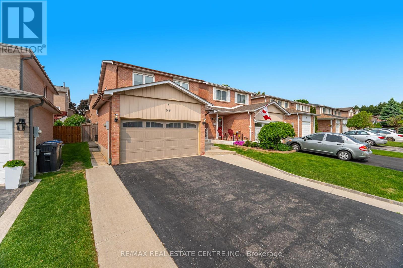 54 Royal Palm Drive, Brampton, Ontario  L6Z 1P6 - Photo 3 - W12204030