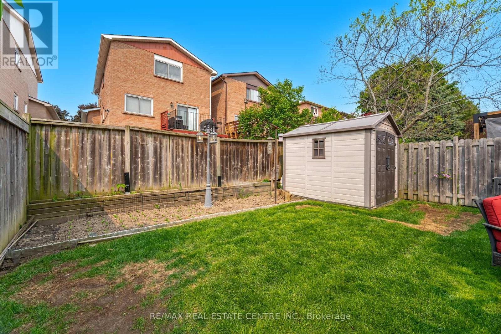 54 Royal Palm Drive, Brampton, Ontario  L6Z 1P6 - Photo 31 - W12204030