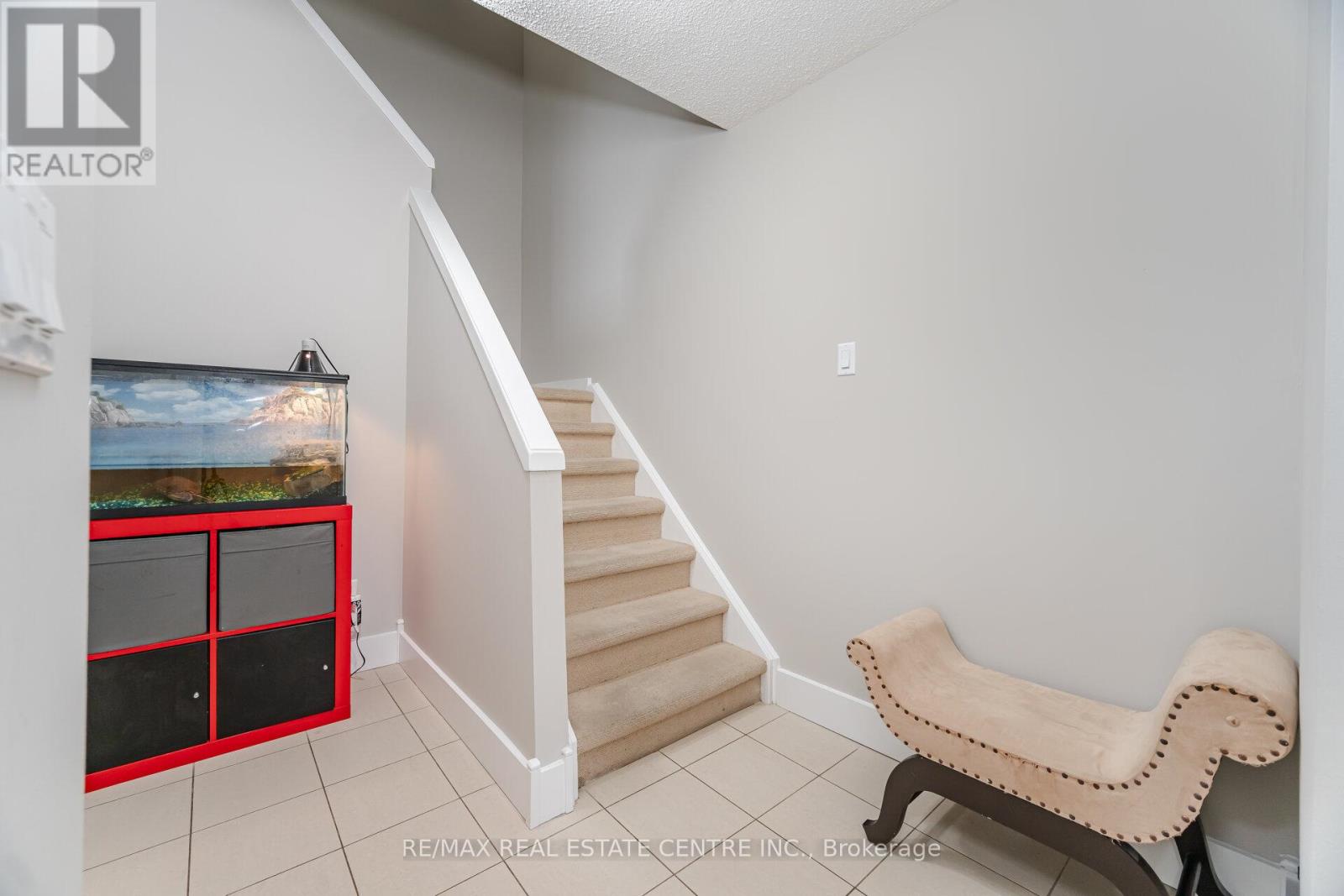 54 Royal Palm Drive, Brampton, Ontario  L6Z 1P6 - Photo 5 - W12204030