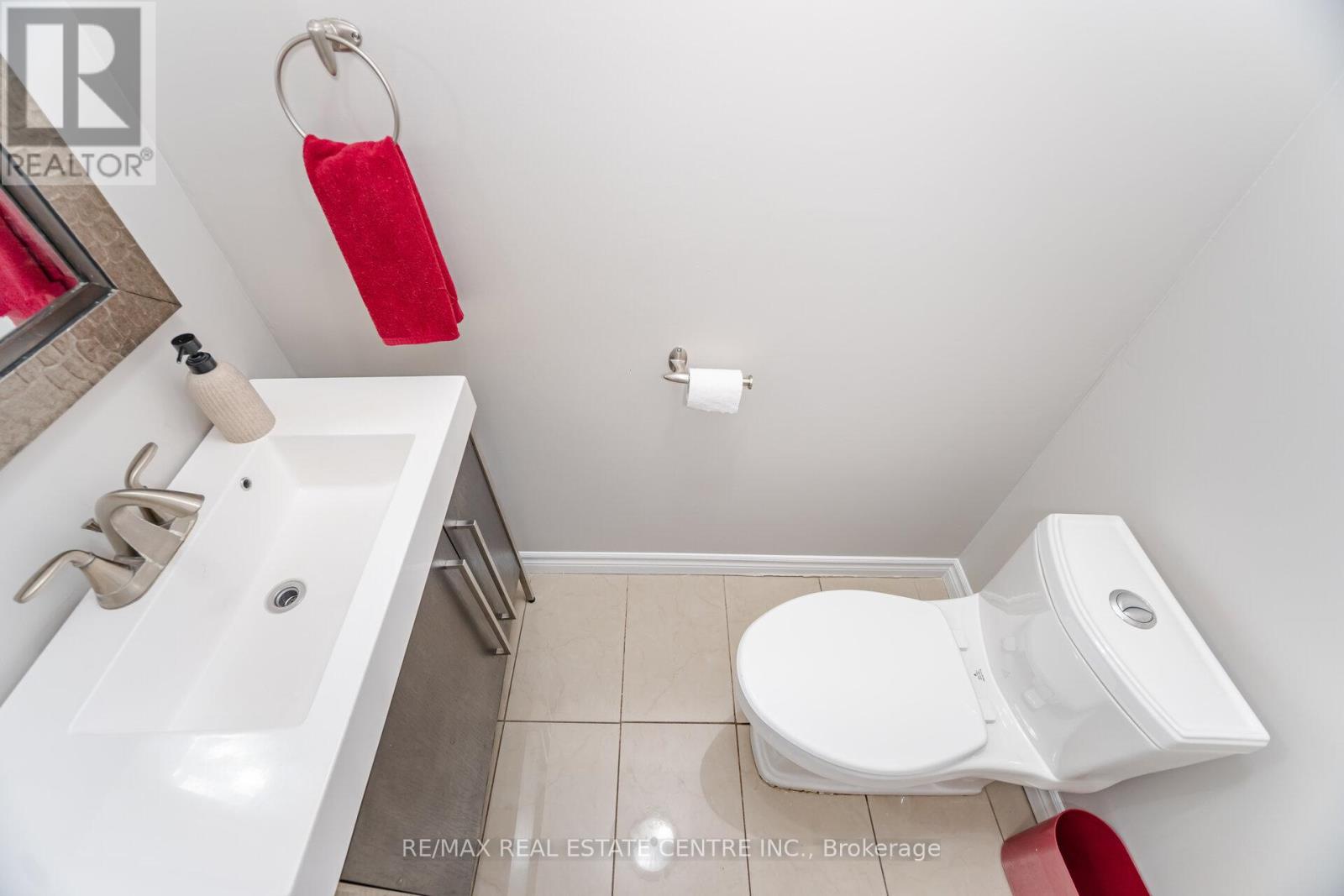 54 Royal Palm Drive, Brampton, Ontario  L6Z 1P6 - Photo 6 - W12204030
