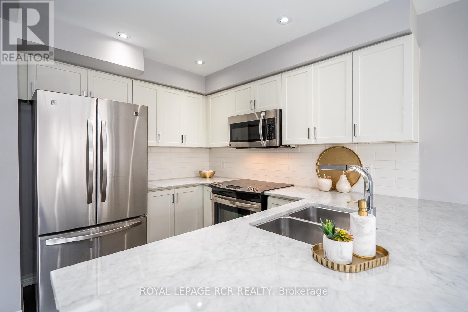 233 Thompson Road, Orangeville, Ontario  L9W 5T9 - Photo 3 - W12204037