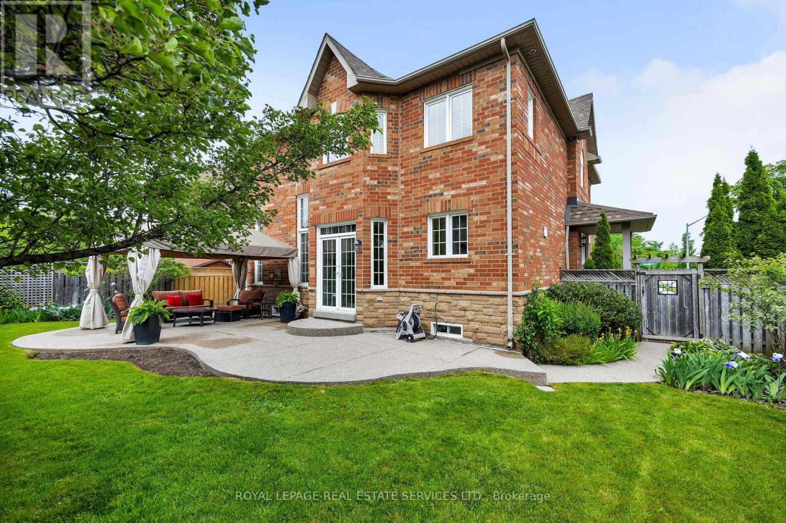 2145 Woodgate Drive, Oakville, Ontario  L6M 4E1 - Photo 2 - W12204041