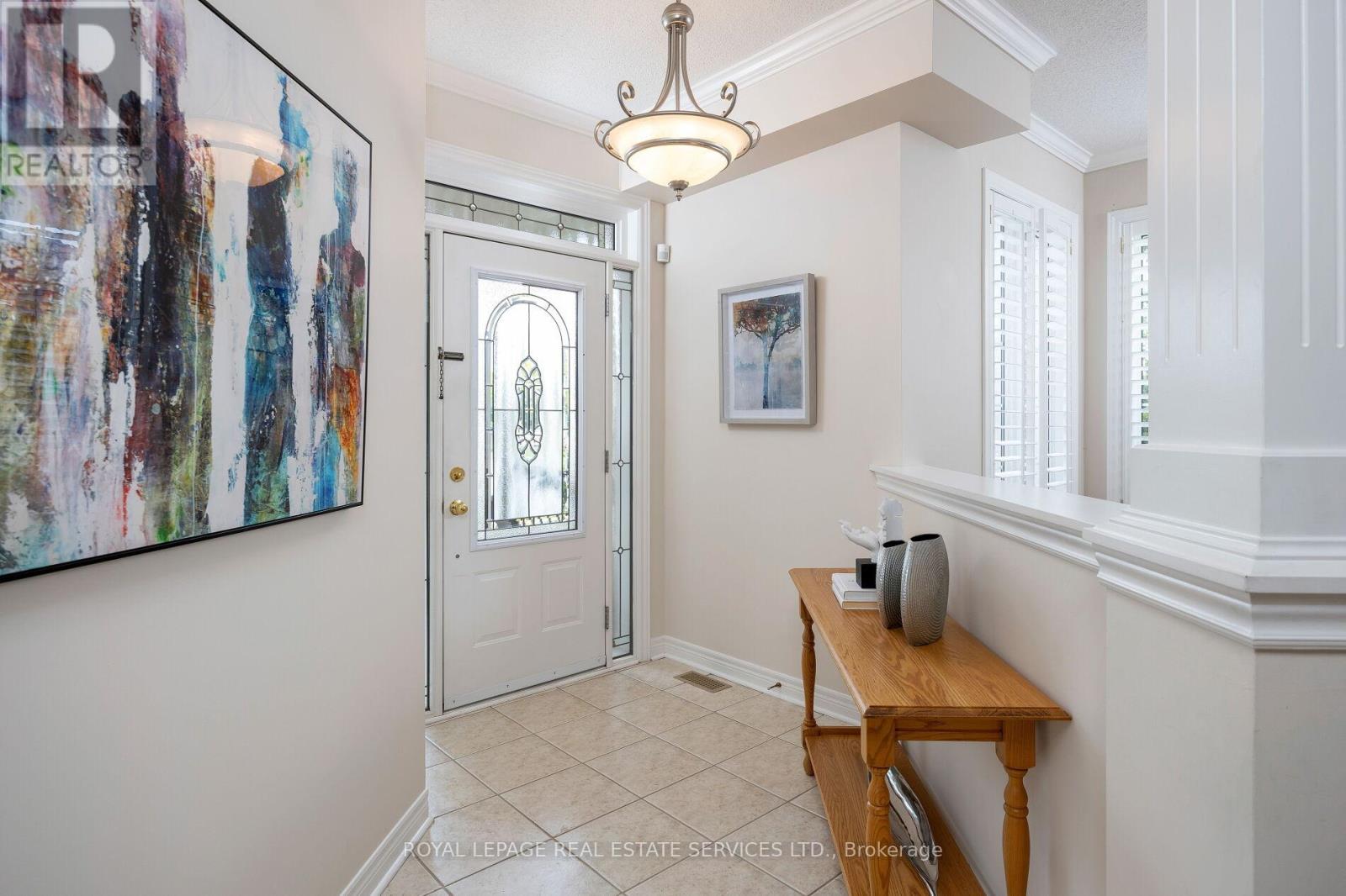 2145 Woodgate Drive, Oakville, Ontario  L6M 4E1 - Photo 4 - W12204041