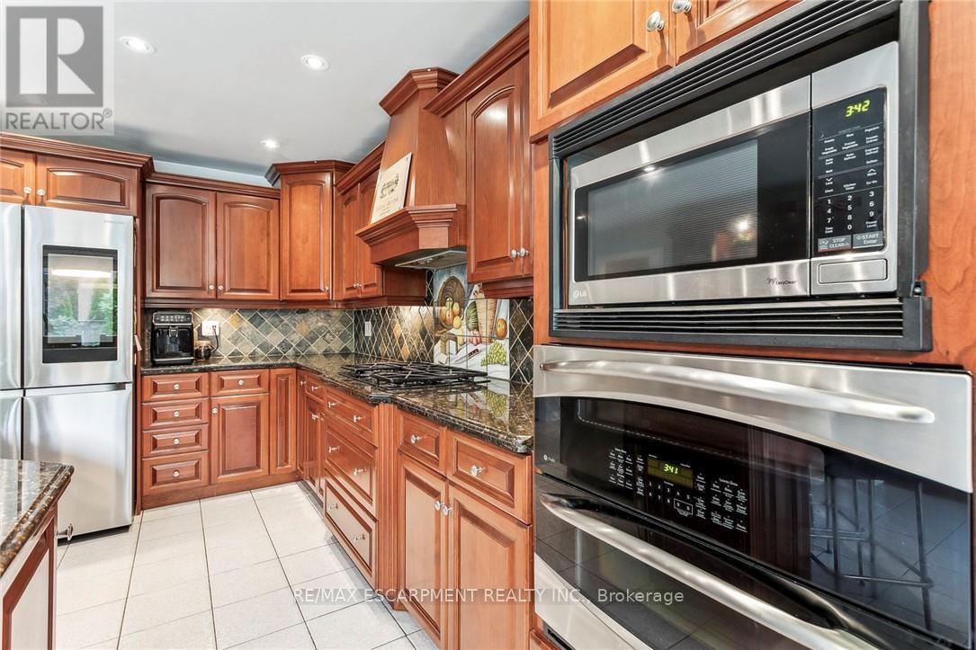 2143 Brays Lane, Oakville, Ontario  L6M 2T2 - Photo 11 - W12204044