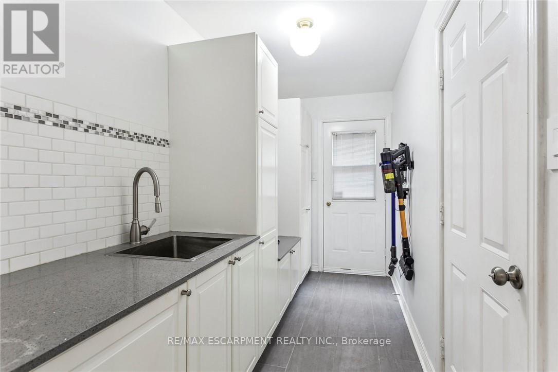 2143 Brays Lane, Oakville, Ontario  L6M 2T2 - Photo 21 - W12204044