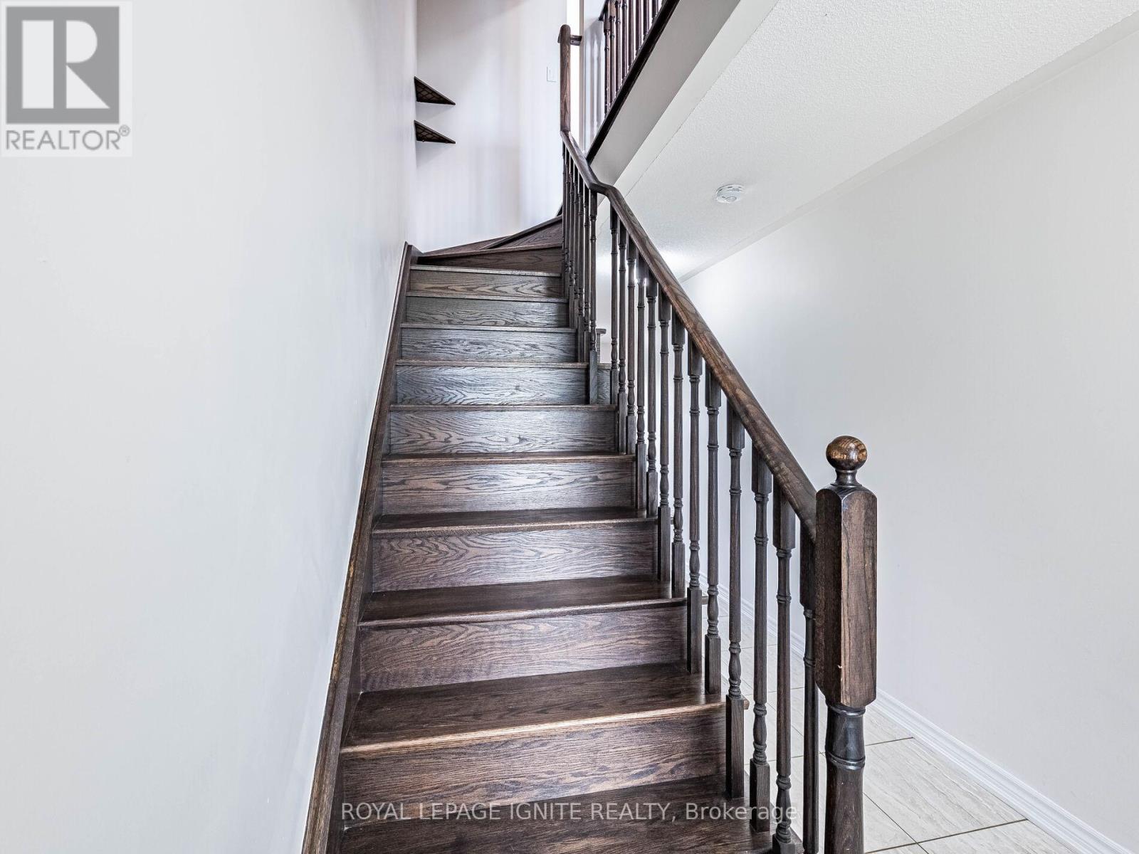 54 - 37 Aspen Hills Road, Brampton, Ontario  L6Y 6E4 - Photo 5 - W12204047