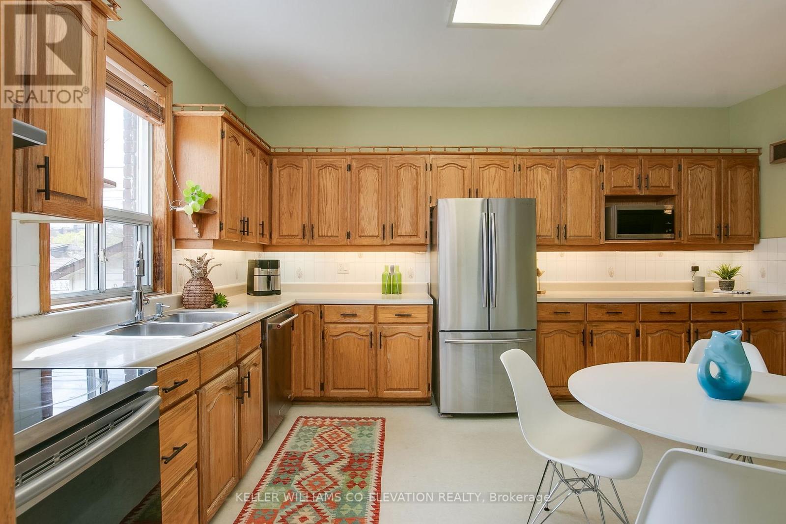 165 Galley Avenue, Toronto, Ontario  M6R 1H3 - Photo 15 - W12204051