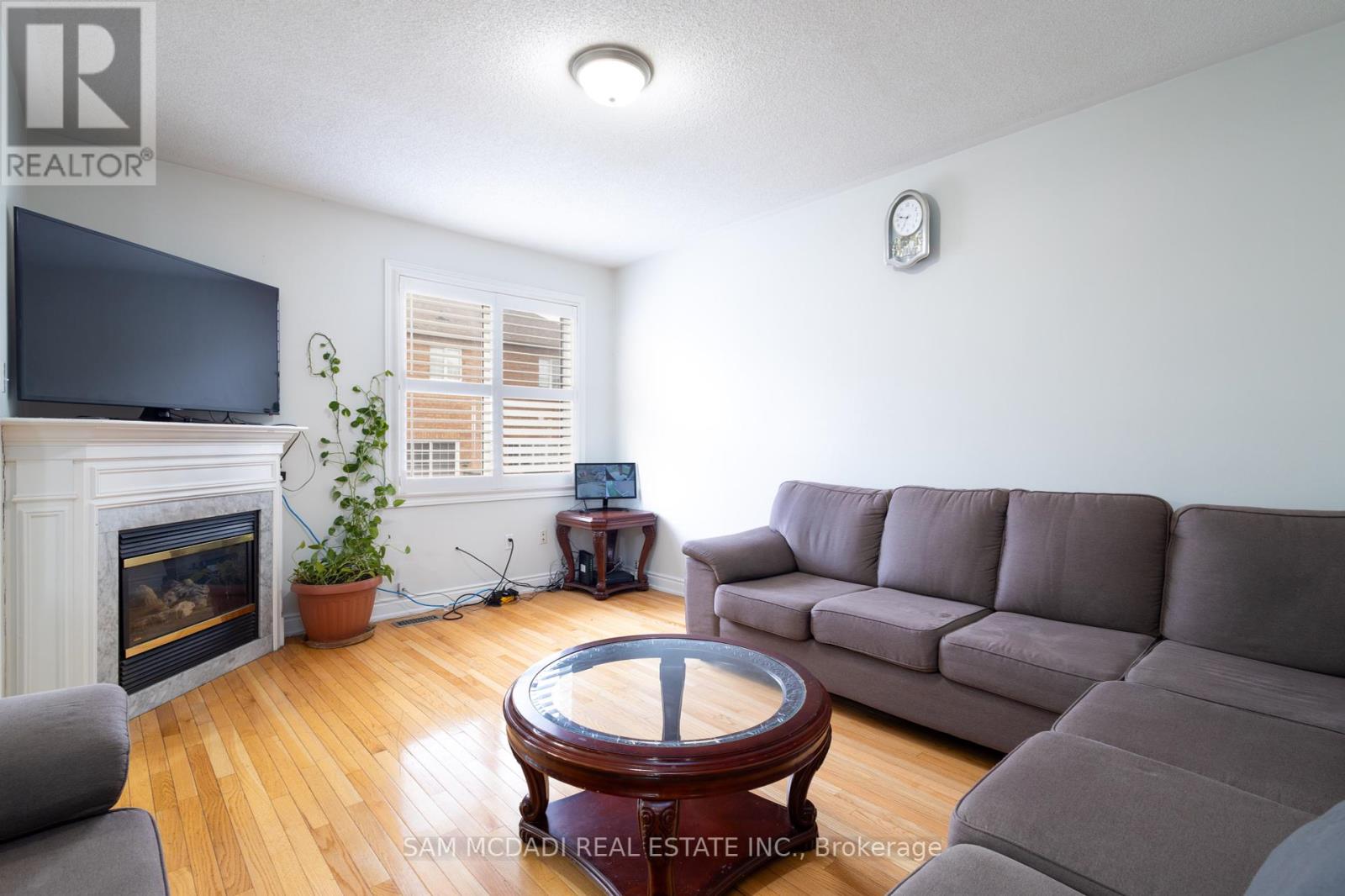 2530 Nichols Drive, Oakville, Ontario  L6H 7L3 - Photo 14 - W12204052