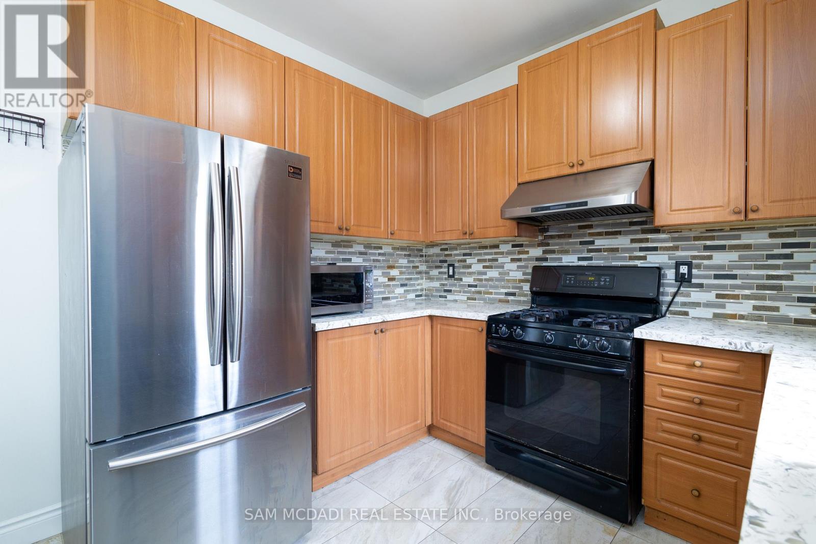 2530 Nichols Drive, Oakville, Ontario  L6H 7L3 - Photo 17 - W12204052
