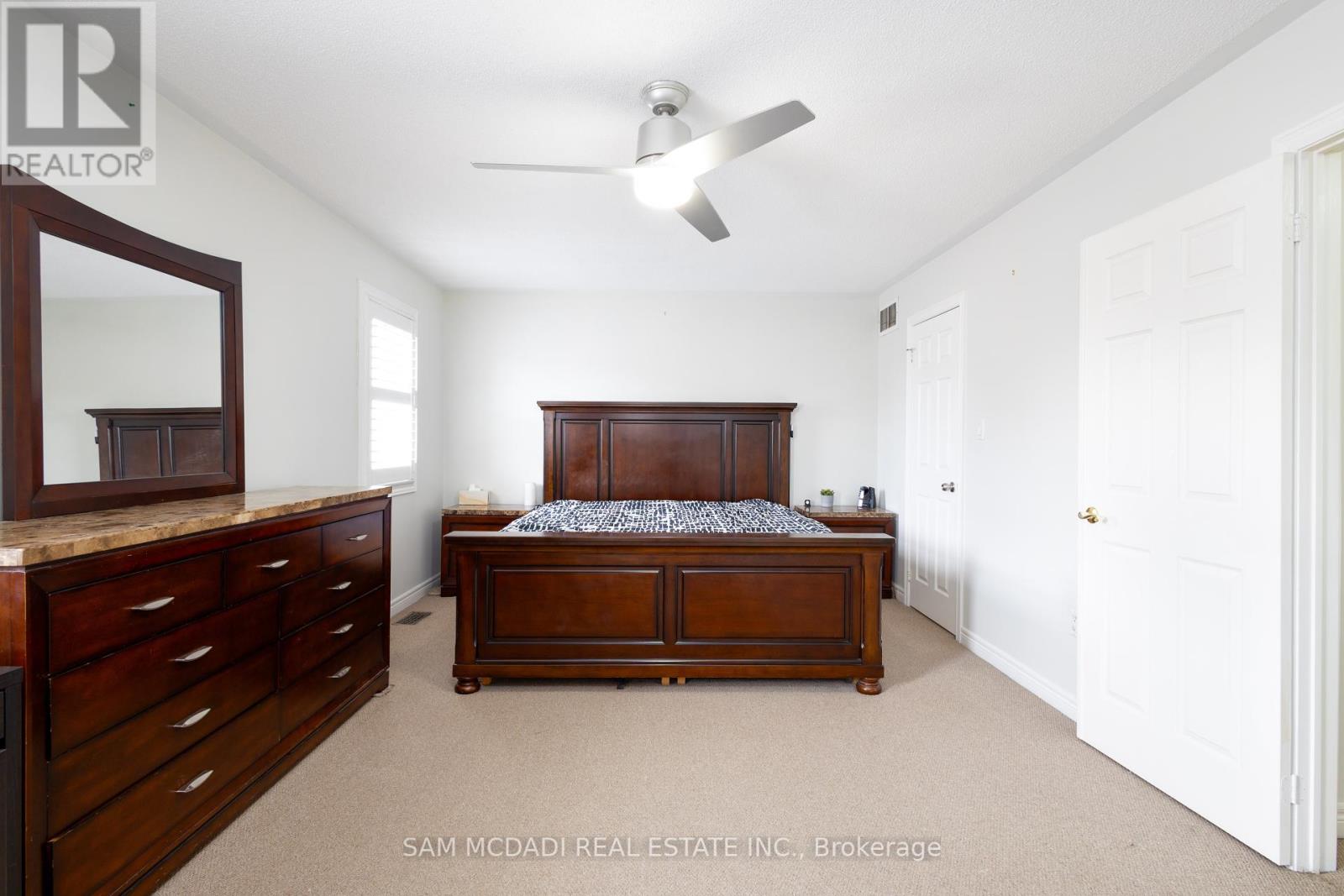 2530 Nichols Drive, Oakville, Ontario  L6H 7L3 - Photo 24 - W12204052