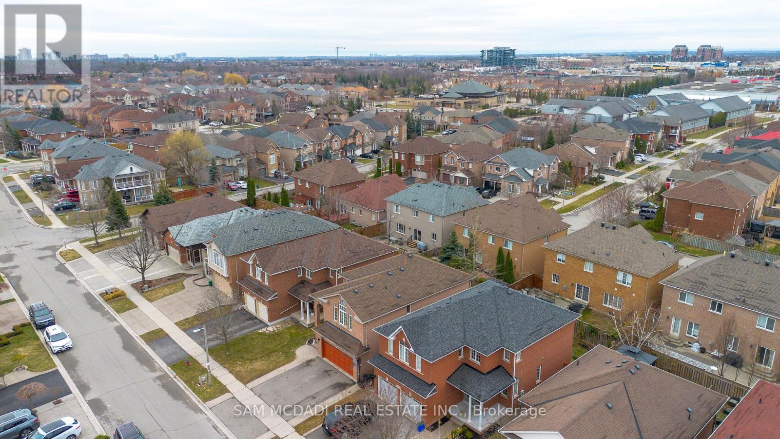 2530 Nichols Drive, Oakville, Ontario  L6H 7L3 - Photo 3 - W12204052