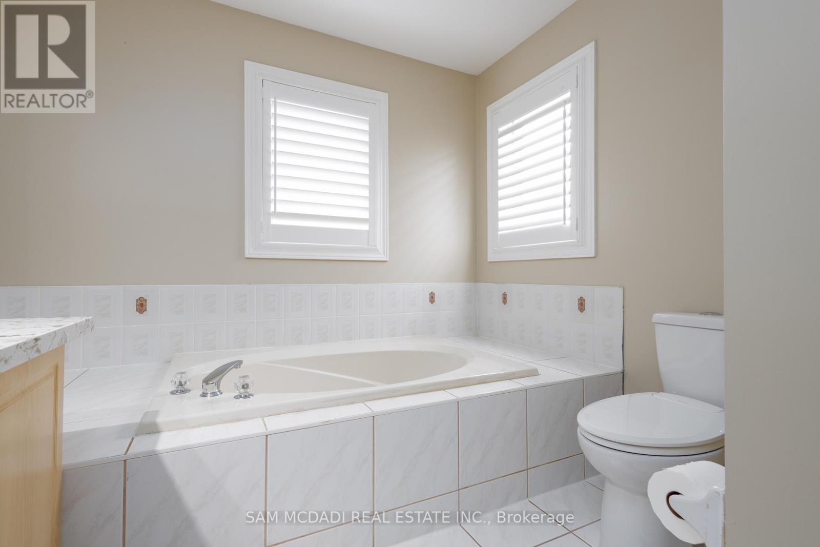 2530 Nichols Drive, Oakville, Ontario  L6H 7L3 - Photo 31 - W12204052