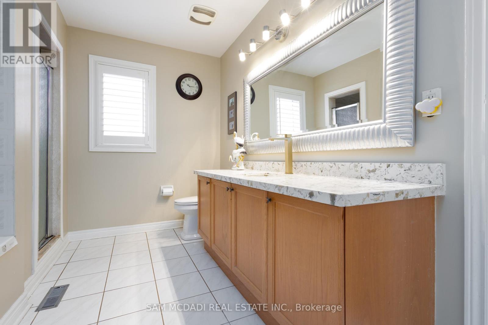 2530 Nichols Drive, Oakville, Ontario  L6H 7L3 - Photo 32 - W12204052