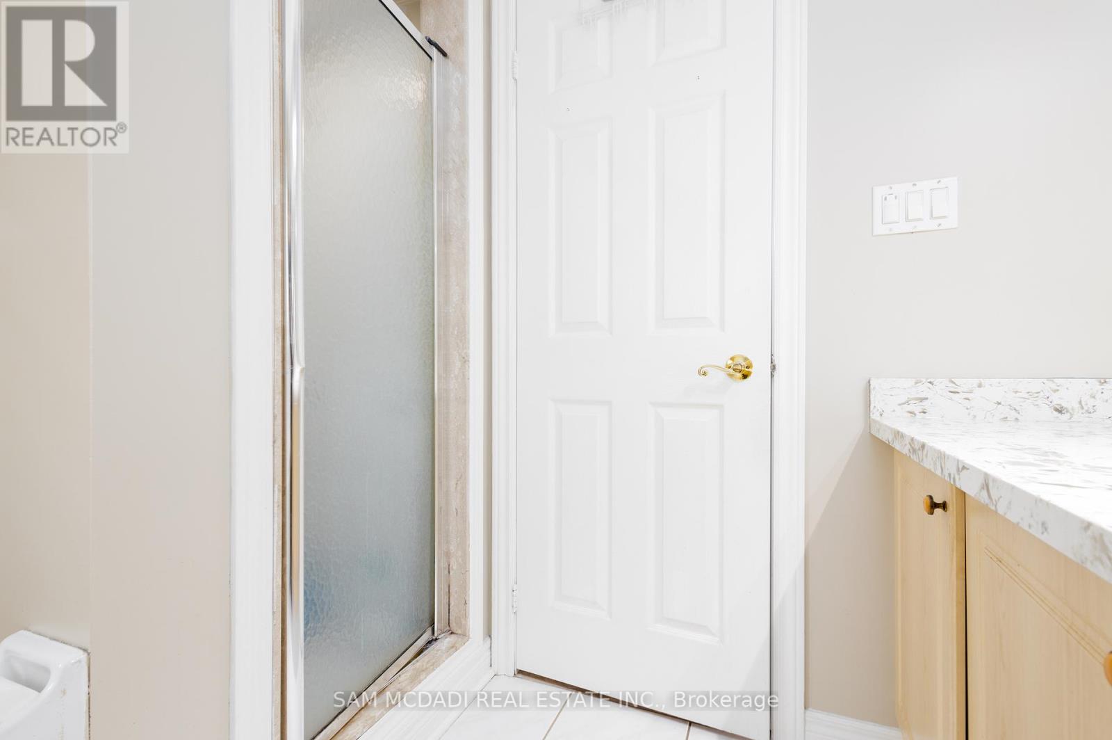 2530 Nichols Drive, Oakville, Ontario  L6H 7L3 - Photo 33 - W12204052