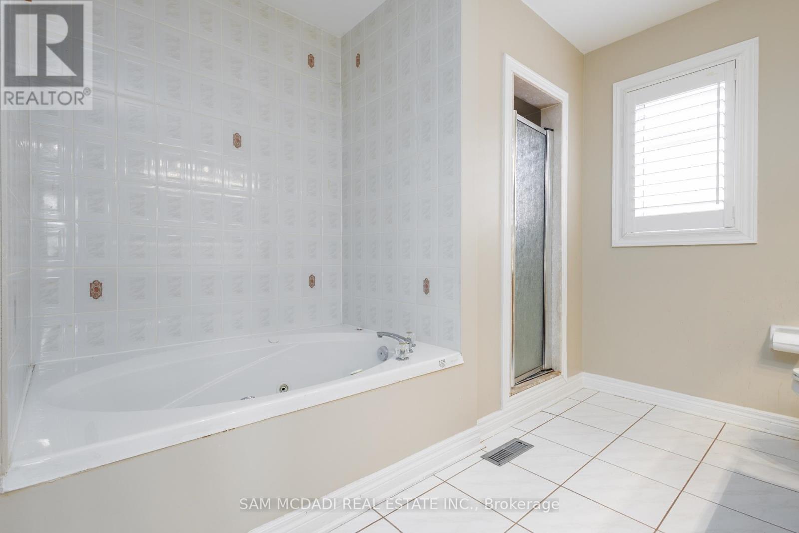 2530 Nichols Drive, Oakville, Ontario  L6H 7L3 - Photo 34 - W12204052