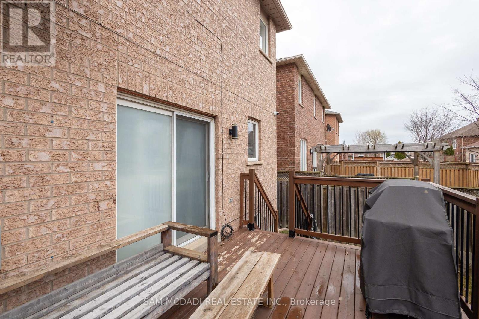 2530 Nichols Drive, Oakville, Ontario  L6H 7L3 - Photo 41 - W12204052