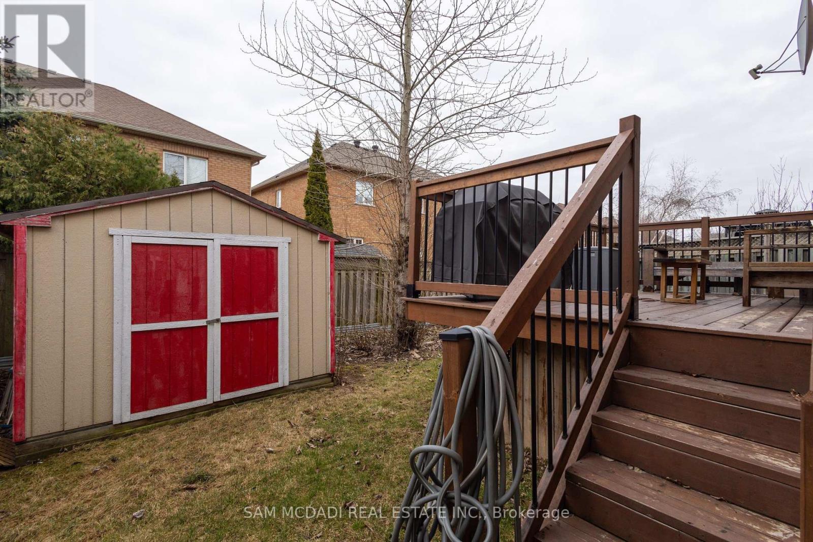 2530 Nichols Drive, Oakville, Ontario  L6H 7L3 - Photo 42 - W12204052