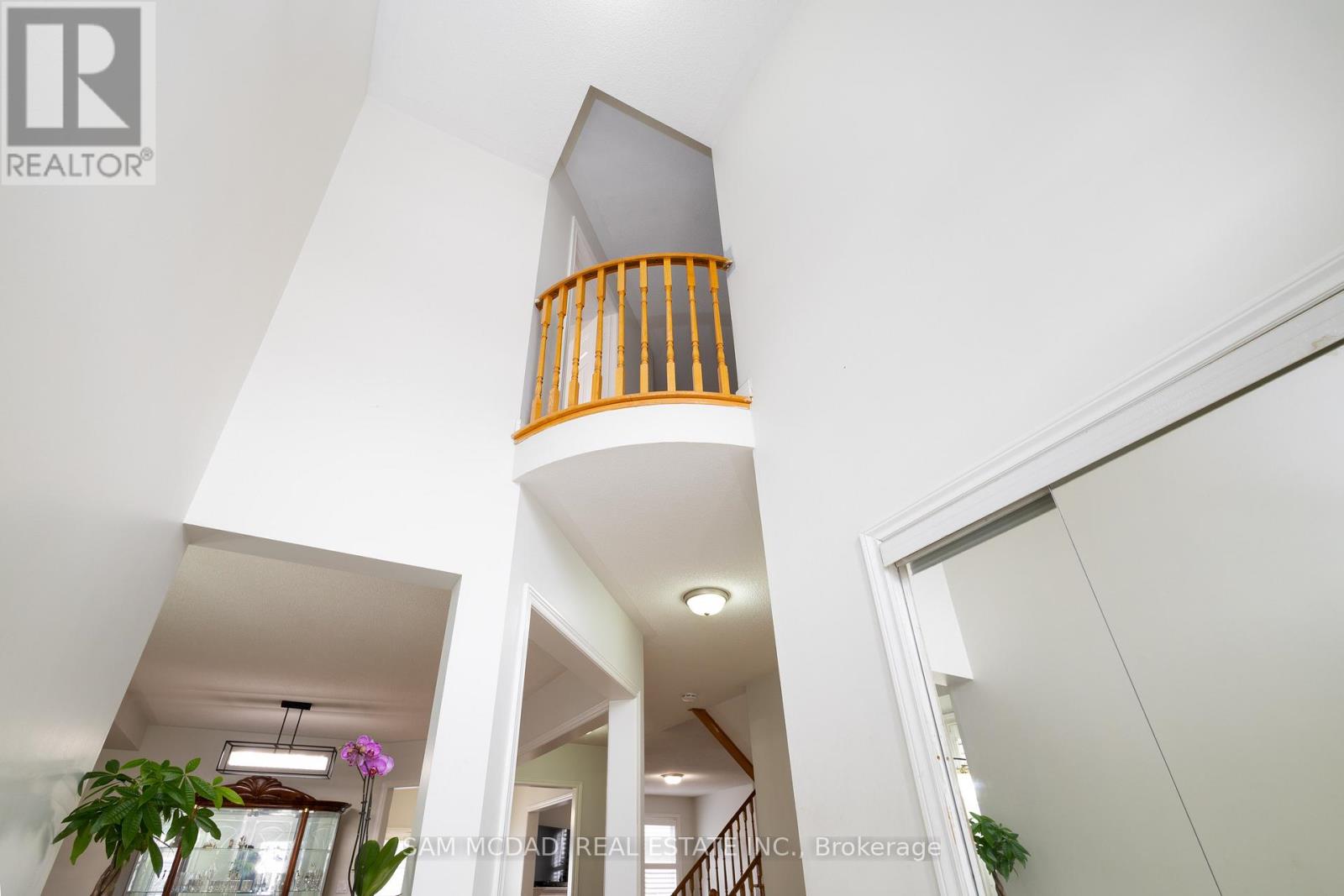 2530 Nichols Drive, Oakville, Ontario  L6H 7L3 - Photo 9 - W12204052
