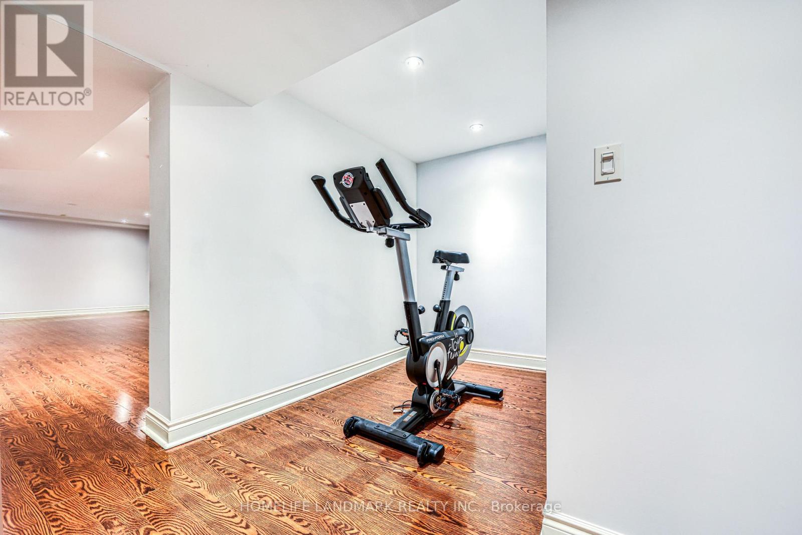 1485 Durham Street, Oakville, Ontario  L6J 2P4 - Photo 23 - W12204064