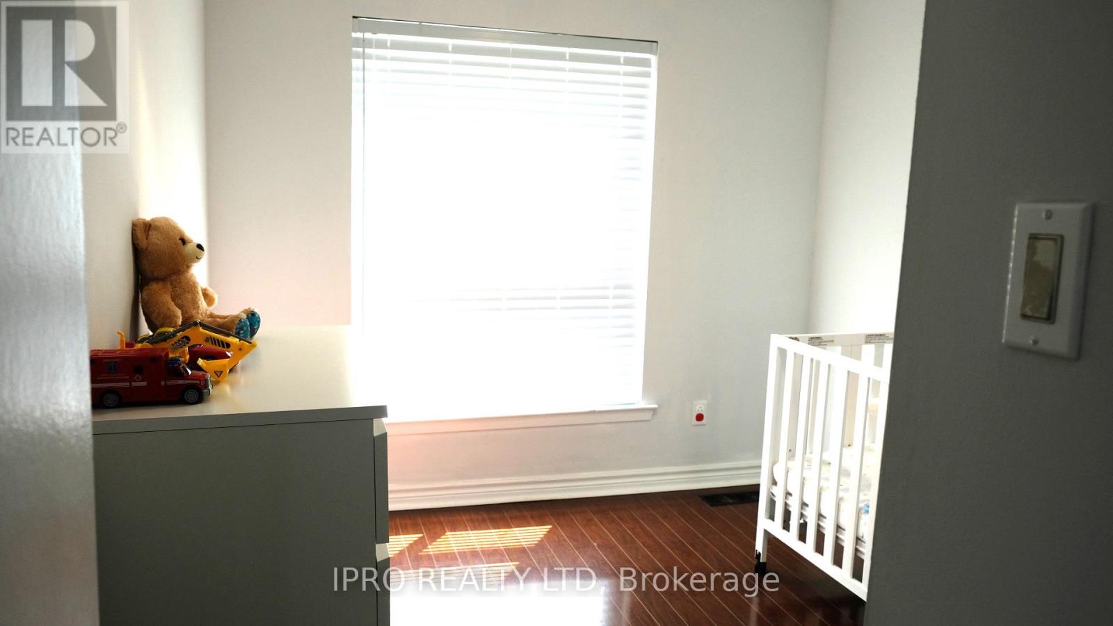 120 Hansen Road N, Brampton (Madoc), Ontario  L6V 2G6 - Photo 8 - W12202377