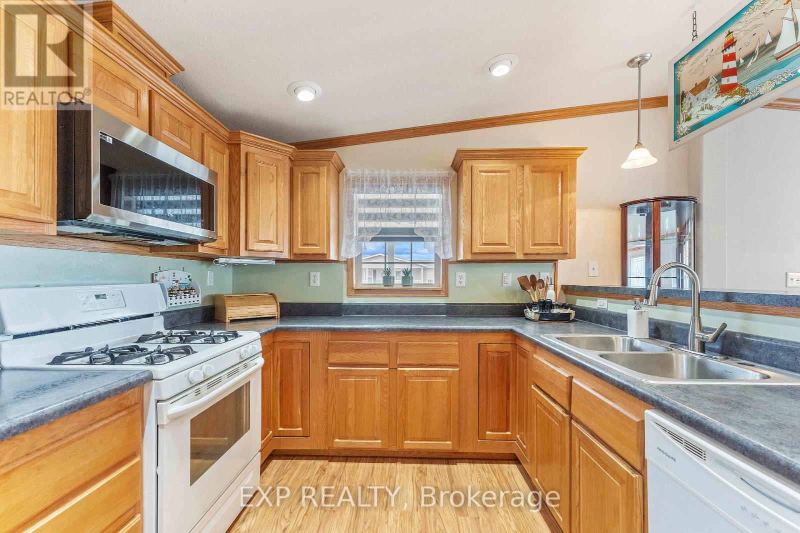 56 Creekside Circle, Kawartha Lakes, Ontario  K0M 1L0 - Photo 7 - X12076264