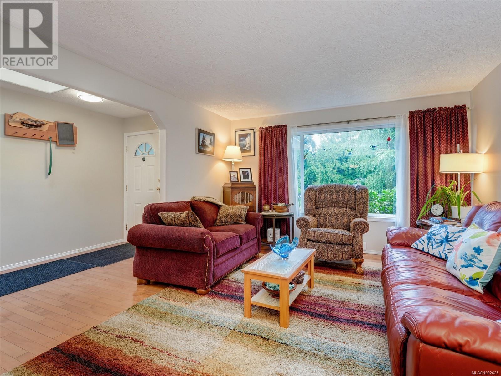 Property at 2175 Maple Ave N image 3