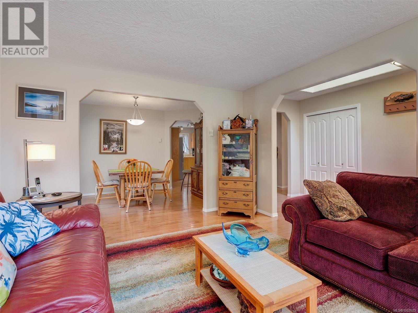 Property at 2175 Maple Ave N image 4