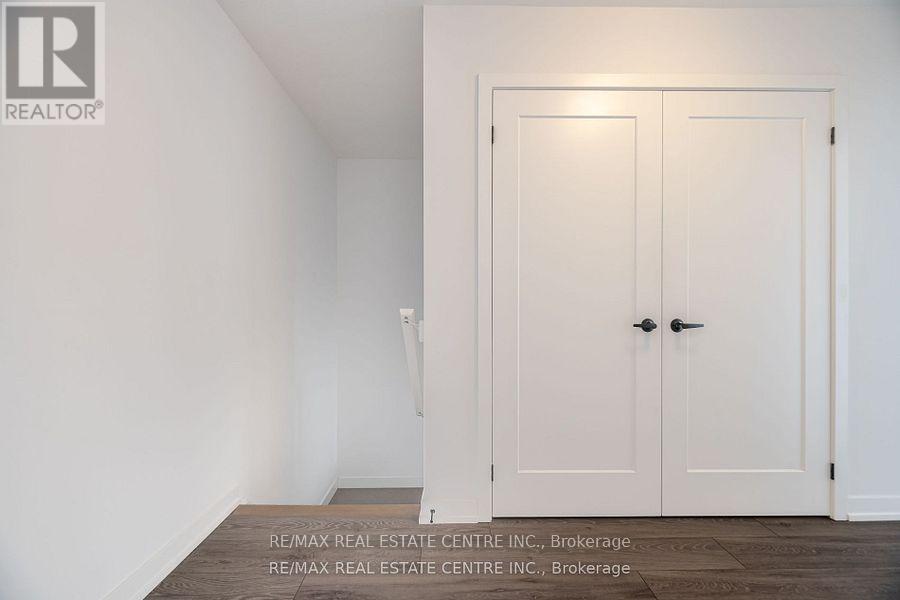 237 - 237 West Oak Trail Sw, Kitchener, Ontario  N2R 0R9 - Photo 25 - X12204057