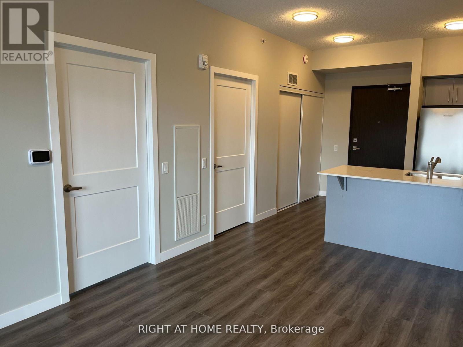 1713 - 15 Queen Street S, Hamilton, Ontario  L8P 0C6 - Photo 2 - X12204060