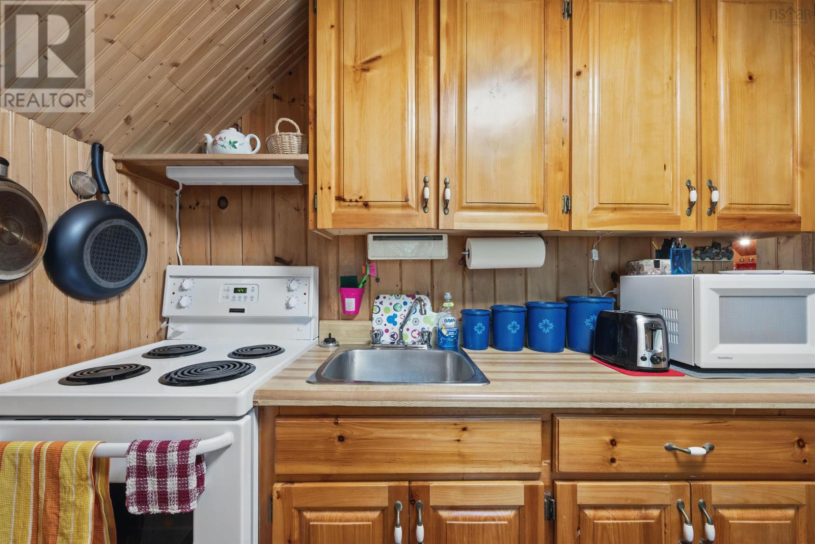 296 Lakeshore Drive, New Russell, Nova Scotia  B0J 2M0 - Photo 9 - 202513070