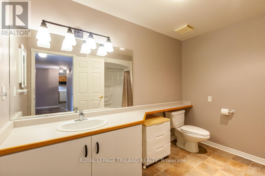 127 - 511 Gainsborough Road, London North, Ontario  N6G 4Z5 - Photo 24 - X12204079