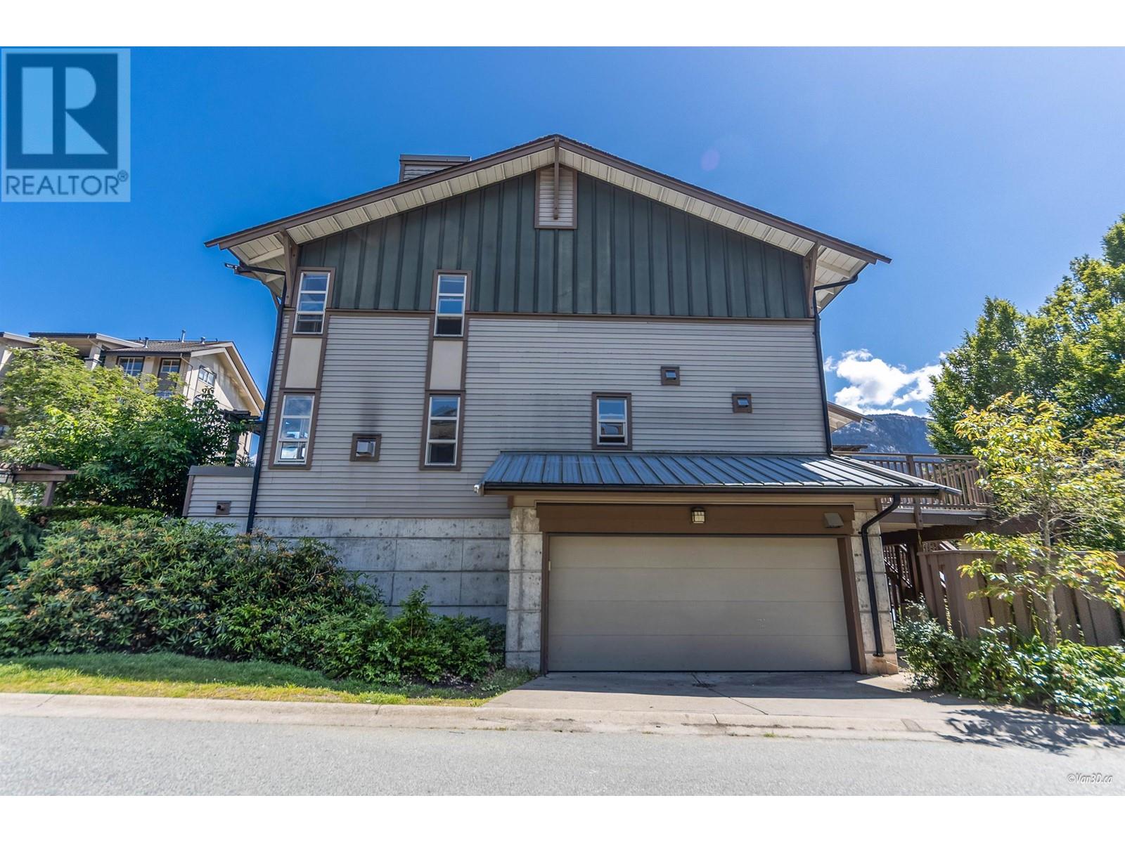 1190 VILLAGE GREEN WAY, Squamish, British Columbia