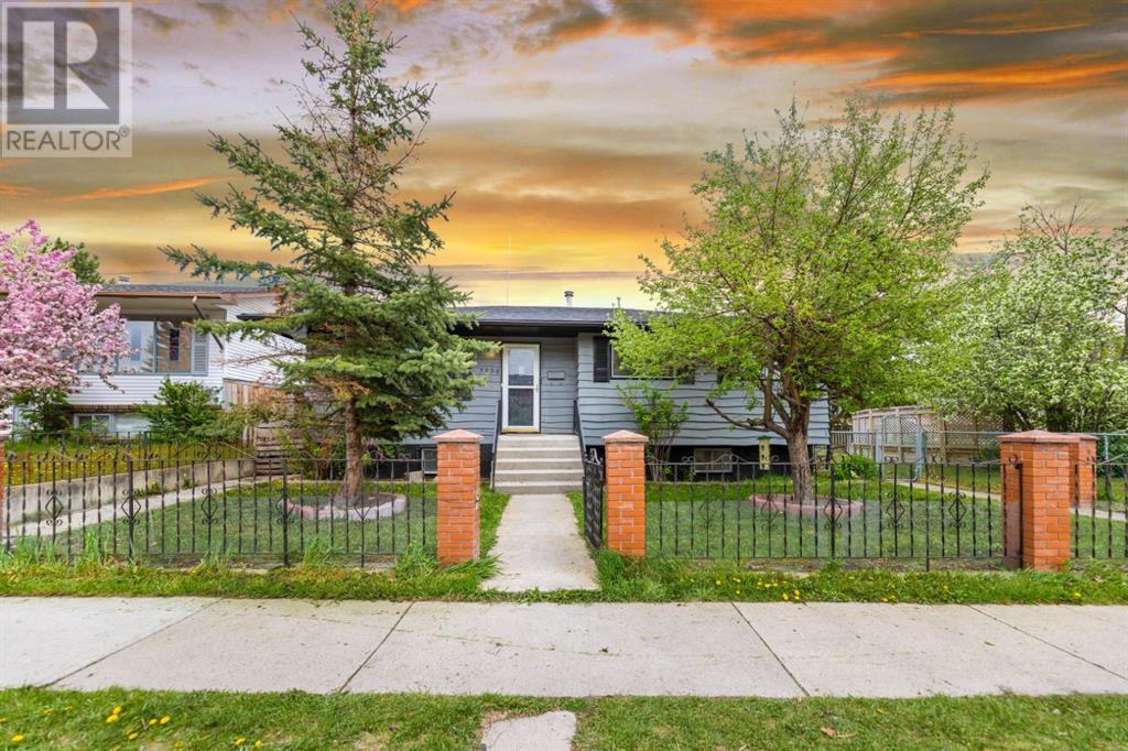 3008 56 Street Ne, Calgary, Alberta  T1Y 2E8 - Photo 3 - A2222131