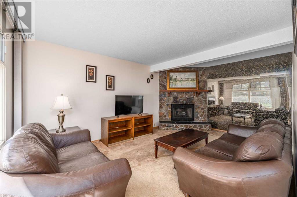 320 Silver Brook Way Nw, Calgary, Alberta  T3B 3G8 - Photo 5 - A2225842